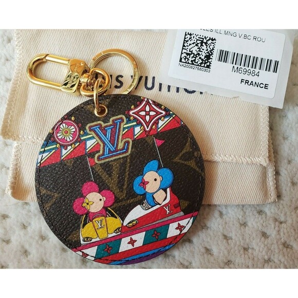 Louis Vuitton VIVIENNE BUMPER CARS CHRISTMAS 2020 BAG CHARM & KEY HOLDER M69984 - Picture 2 of 3